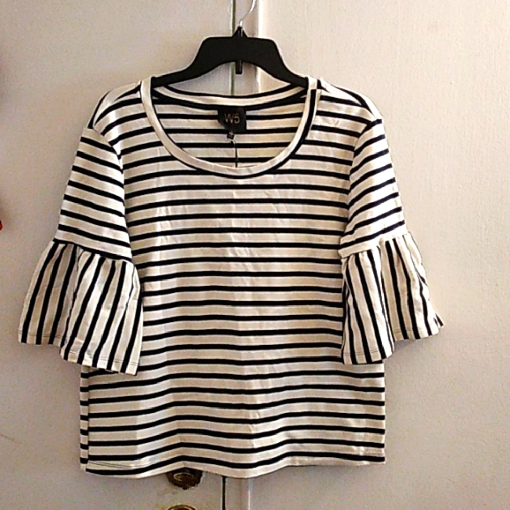 Knit Top with wide sleeves
